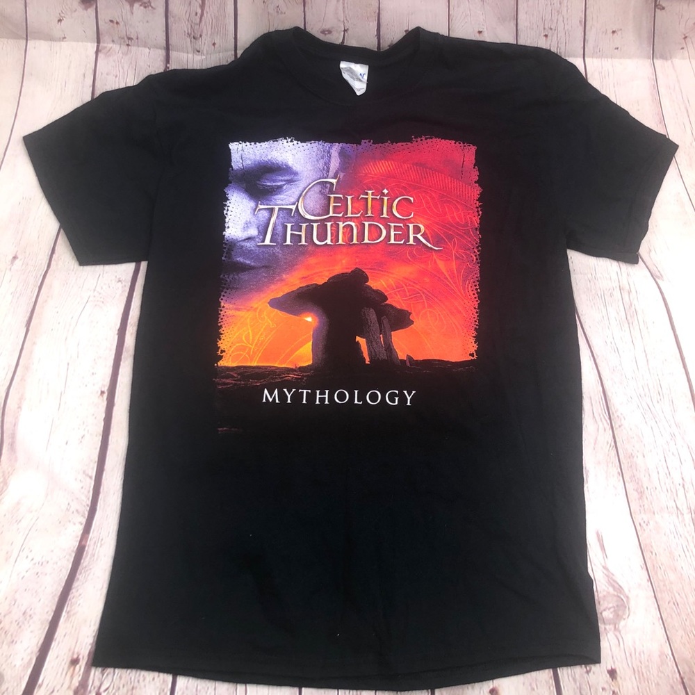 Celtic Thunder Mythology 2013 tour shirt Medium